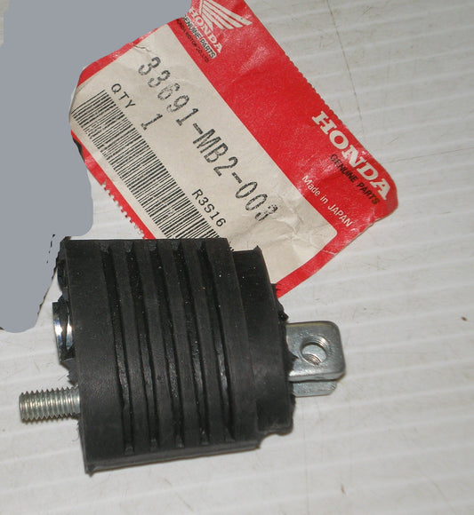 HONDA CBR600 CBR900 RVF750 VF700 VF750 VF1000 VFR700 VFR750 Factory Front Turn Signal Mounting Stay 33691-MB2-003