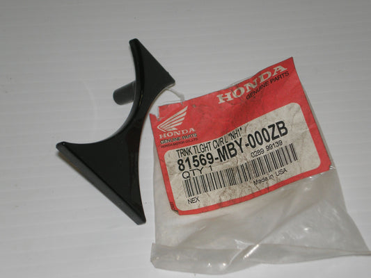 HONDA GL1500 1999-2001 Trunk Tail Light Cover 81569-MBY-000ZB