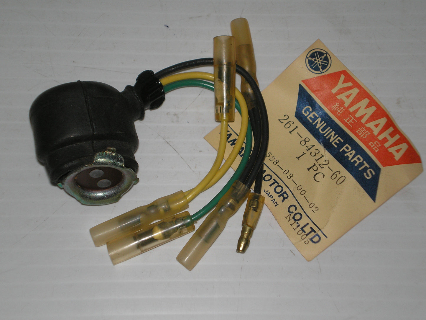 YAMAHA AT1 E  Head Light Socket Assembly 261-84312-60