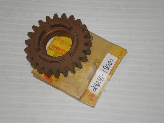 SUZUKI TC305 T250 T350 GT250 GT380 Fourth Drive Gear 24241-18001 / 24241-18003