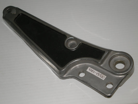 SUZUKI GS1100 1982-1983 R/H Footrest & Muffler Bracket 43811-49500
