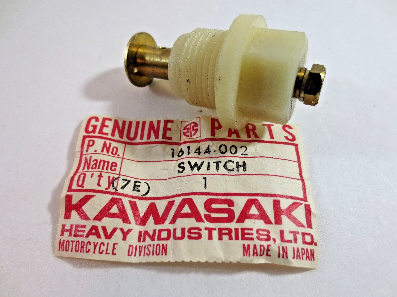 KAWASAKI Z1 Z1P FACTORY OIL PRESSURE SWITCH 16144-002 – Pro-Formance Cycle