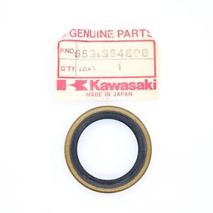 KAWASAKI KX400 KX450 F122MX ENGNE CRANKCASE OIL SEASL 653B355008